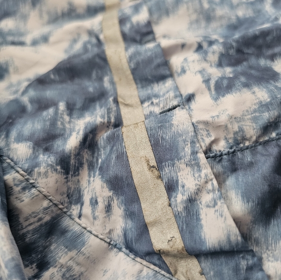 Lululemon Windbreaker - Picture 9 of 13